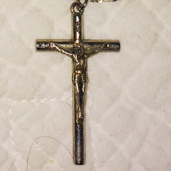 Ladies Vintage 925 stamp Christian Cross w/Jesus, from Itay 9" chain1 1/2" cross - Picture 2 of 3
